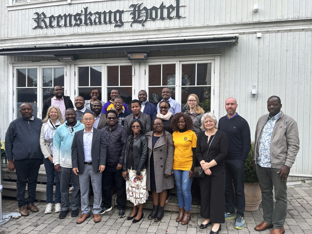 Some of the participants at the annual meeting for the NORHED II project: Climate Change and Ecosystems Management in Malawi and Tanzania, in Oslo. The picture is taken in front of Reenskaug Hotell, Drøbak. Photo: Private