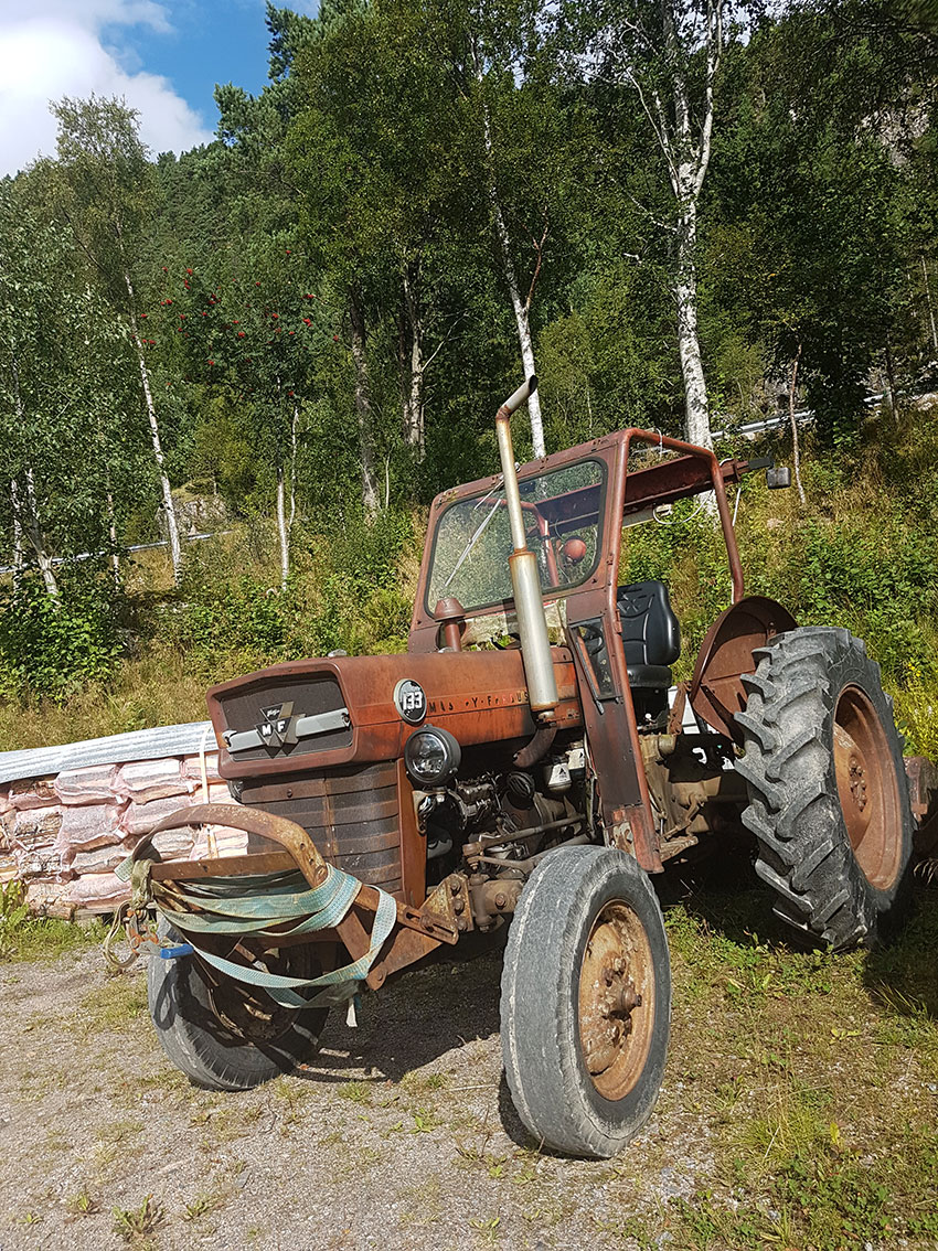 gammel traktor