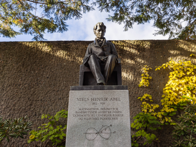 Statue av den norske matematikeren Niels Henrik Abel